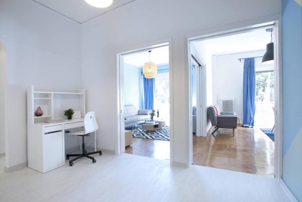 Palaio Faliro, A Bright And Spacious Apartment เอเธนส์ ภายนอก รูปภาพ