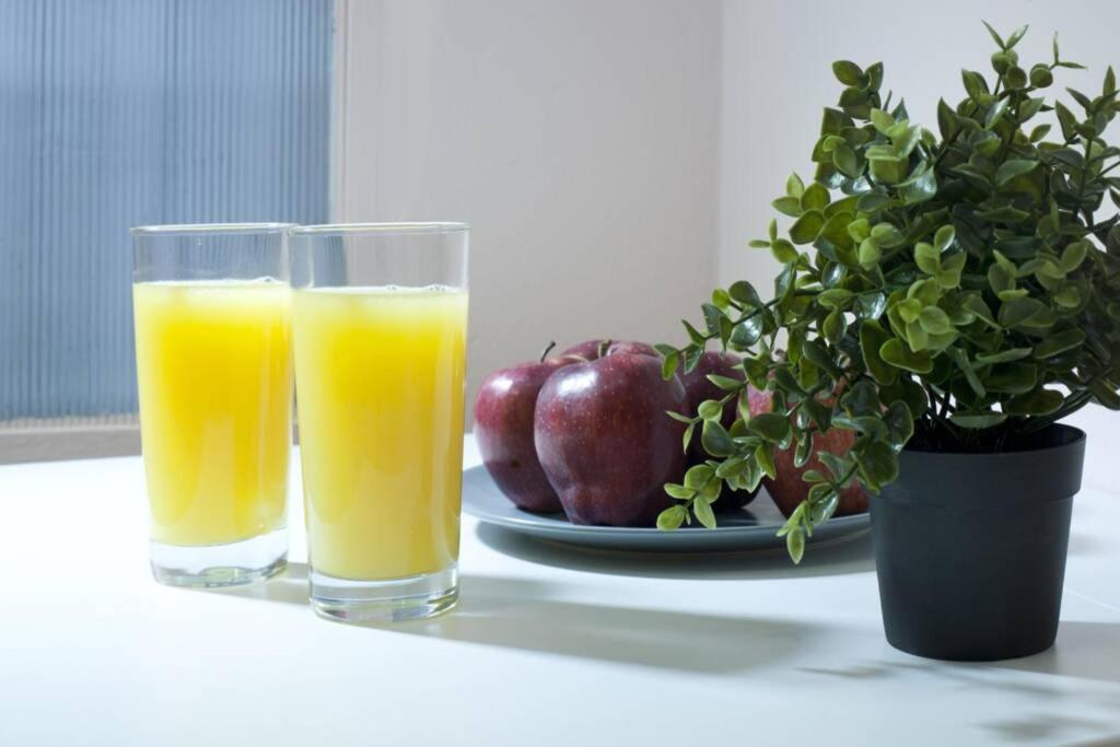 Palaio Faliro, A Bright And Spacious Apartment เอเธนส์ ภายนอก รูปภาพ