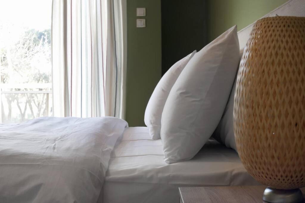 Palaio Faliro, A Bright And Spacious Apartment เอเธนส์ ภายนอก รูปภาพ