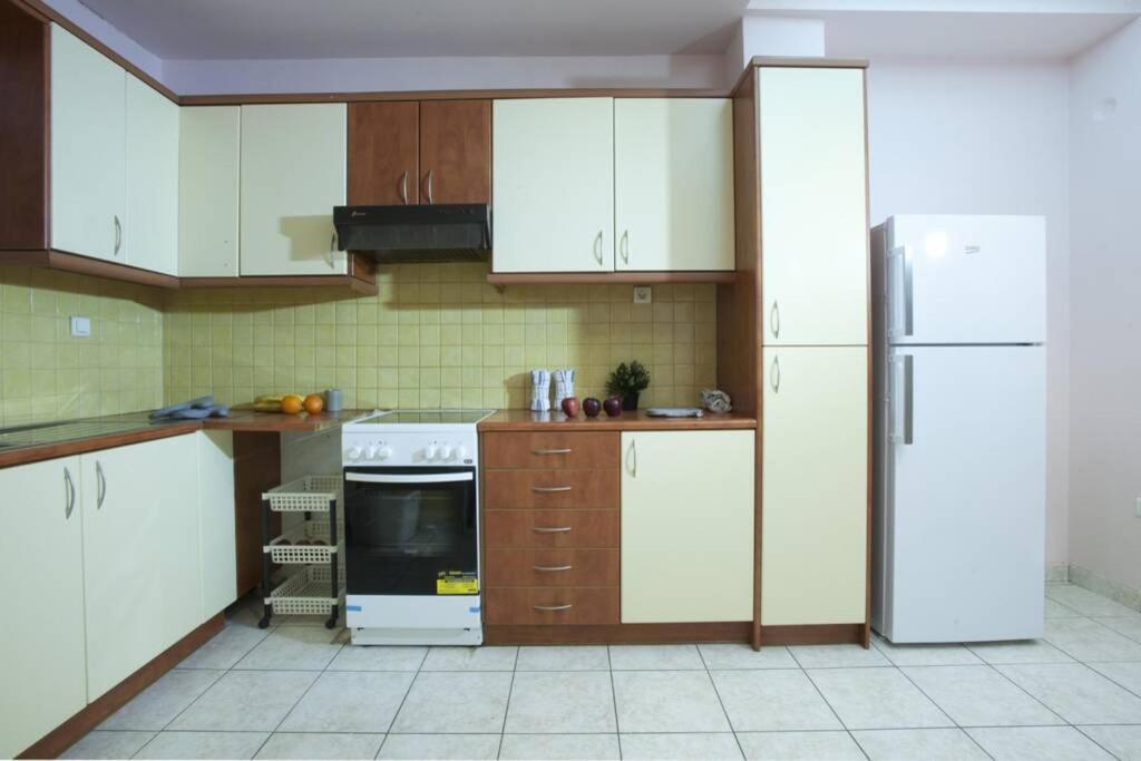 Palaio Faliro, A Bright And Spacious Apartment เอเธนส์ ภายนอก รูปภาพ